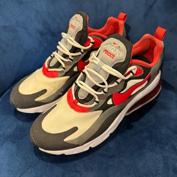 nike react 270 grey red